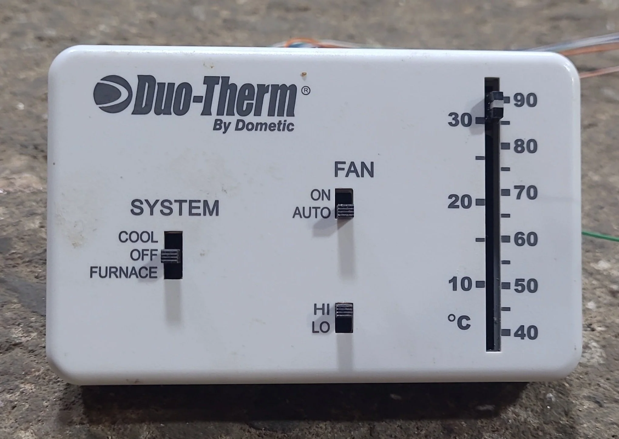 Used Dometic Analog Thermostat Cool/Furnace 3106995.032