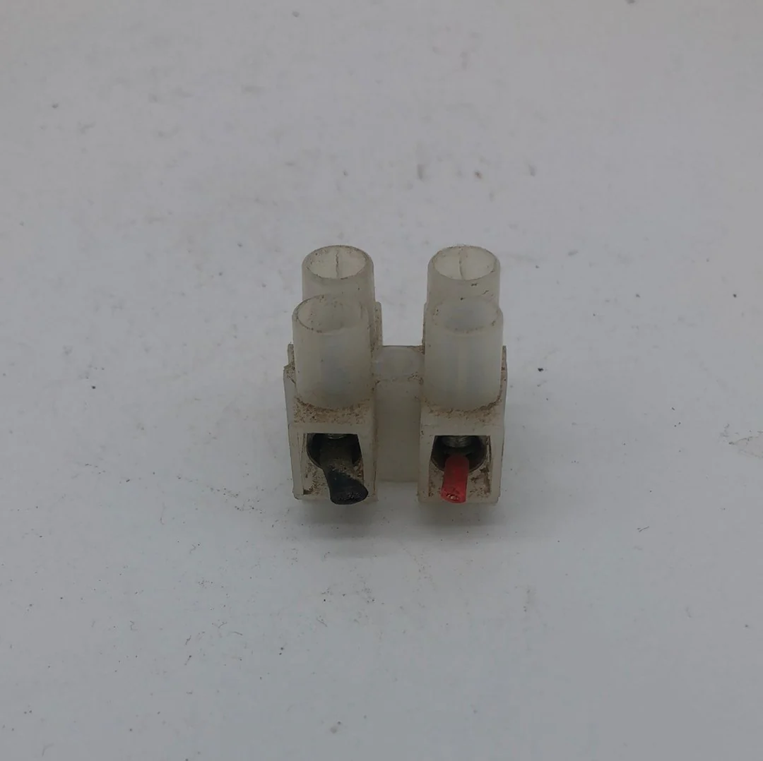 Used Dometic Terminal Block 3858022019