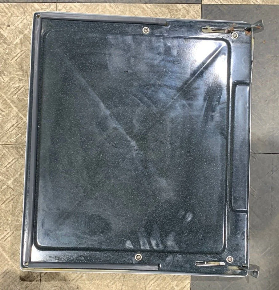 Used Magic Chef Oven Door 74001089 (WHITE FACEPLATE) 19 5/8” x 17 1/8” x 1 1/4" D
