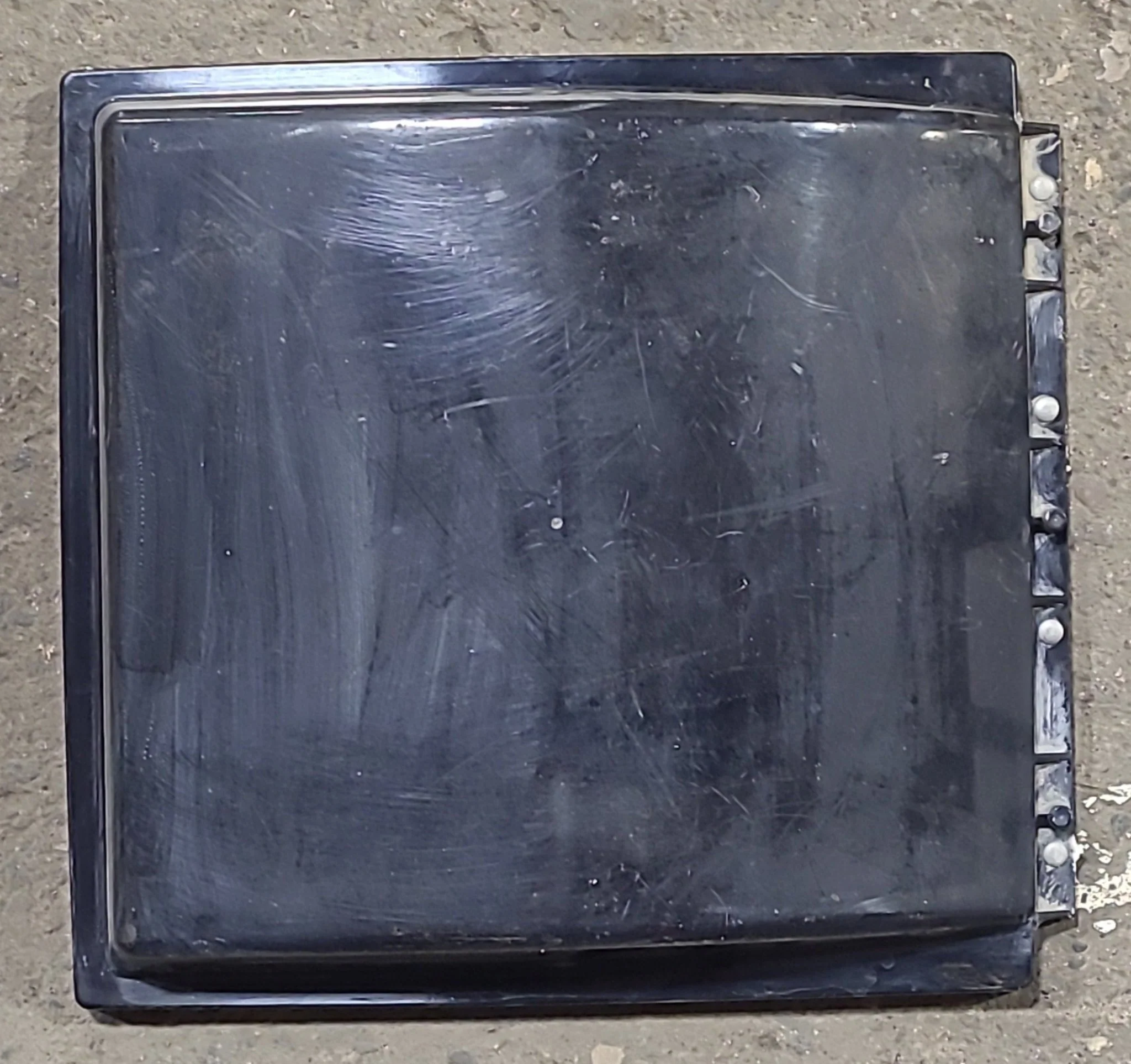 Used SHURflo Comfort Air Fan Tinted Vent Lid For 275-R1234