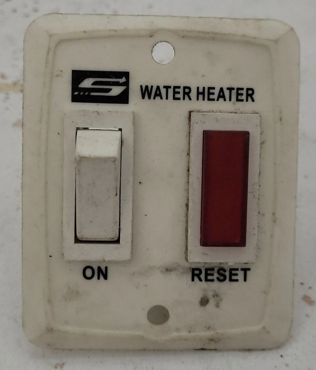 Used Suburban White Switch 234589